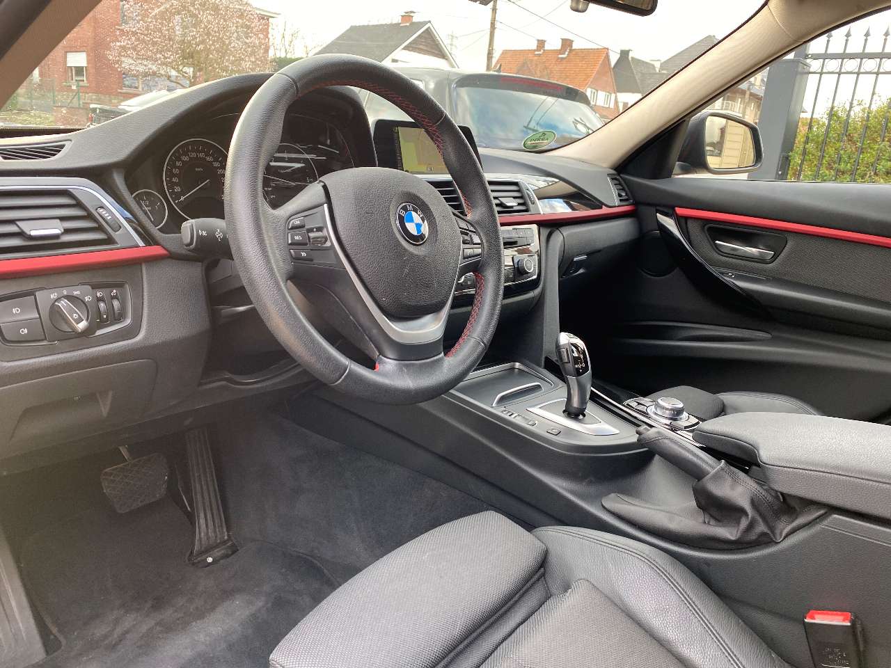 Leconte Motors -  BMW 330