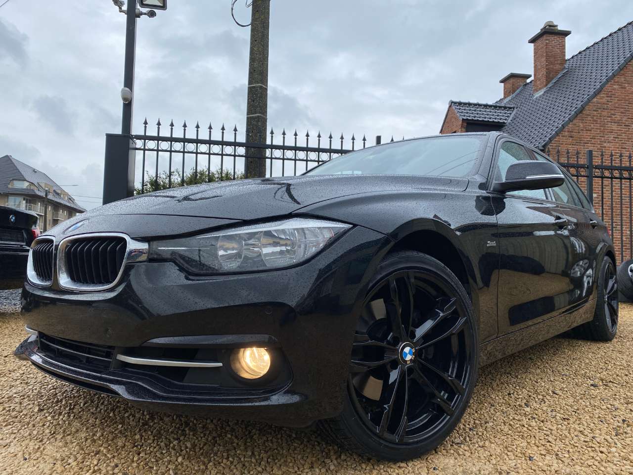 Leconte Motors -  BMW 330