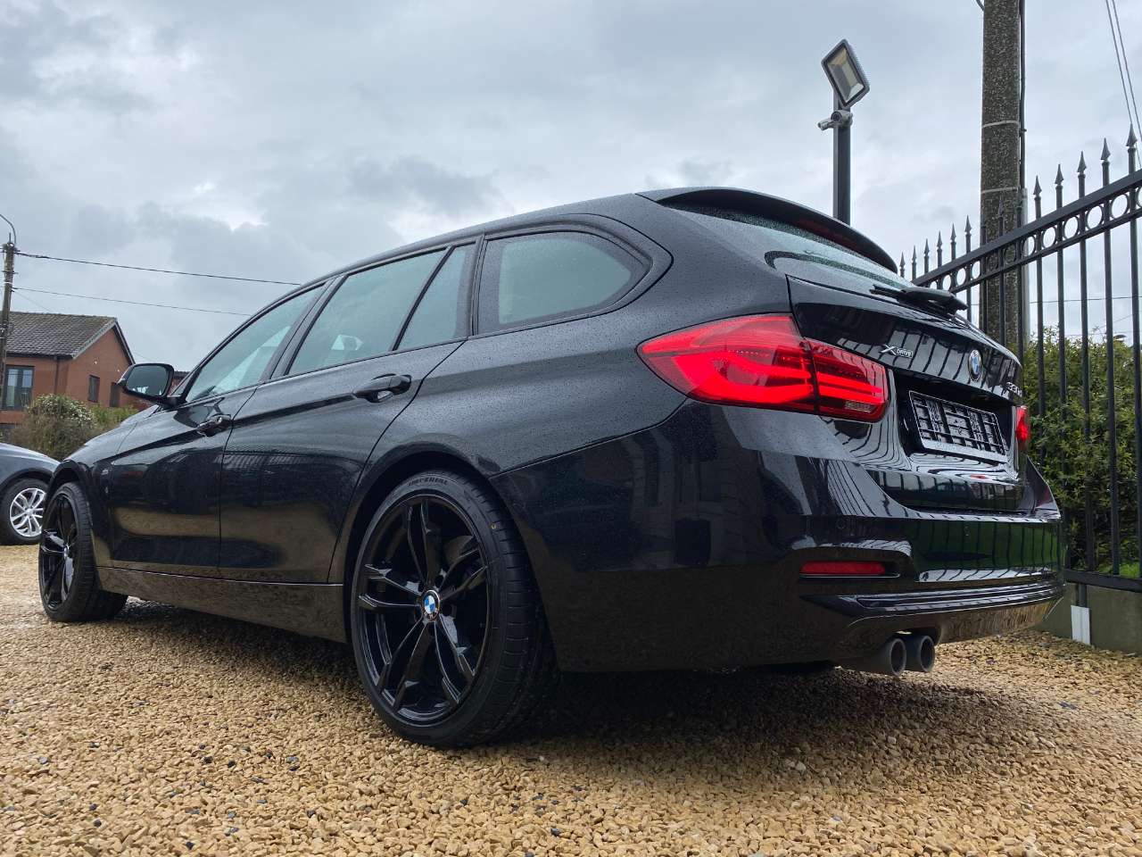 Leconte Motors -  BMW 330
