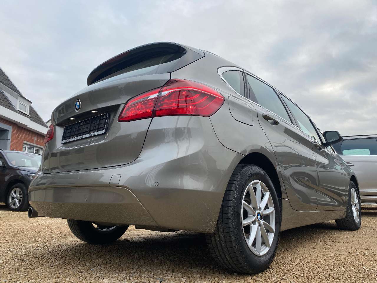 Leconte Motors -  BMW 216