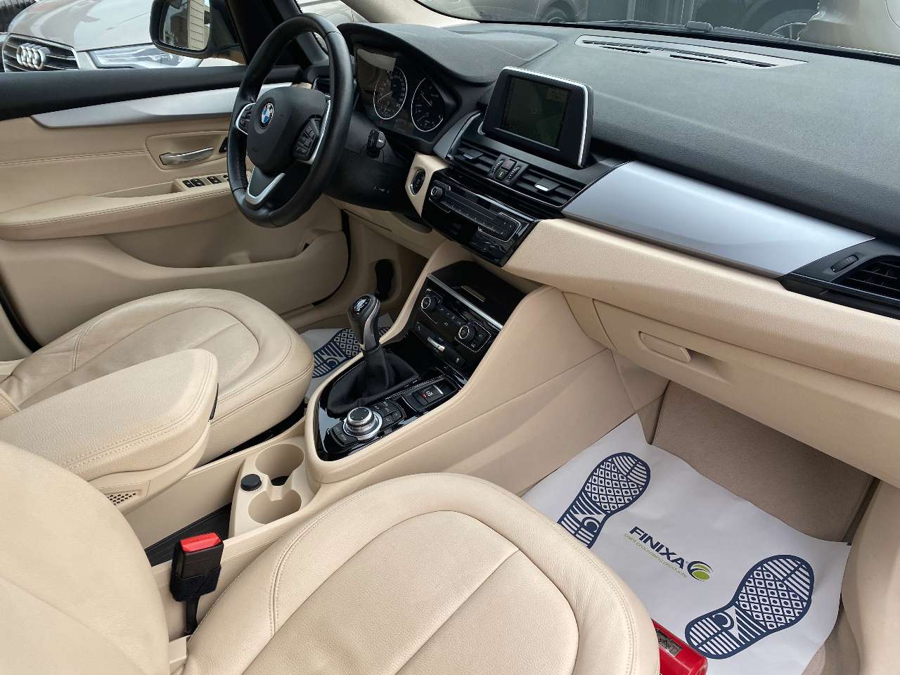Leconte Motors -  BMW 216