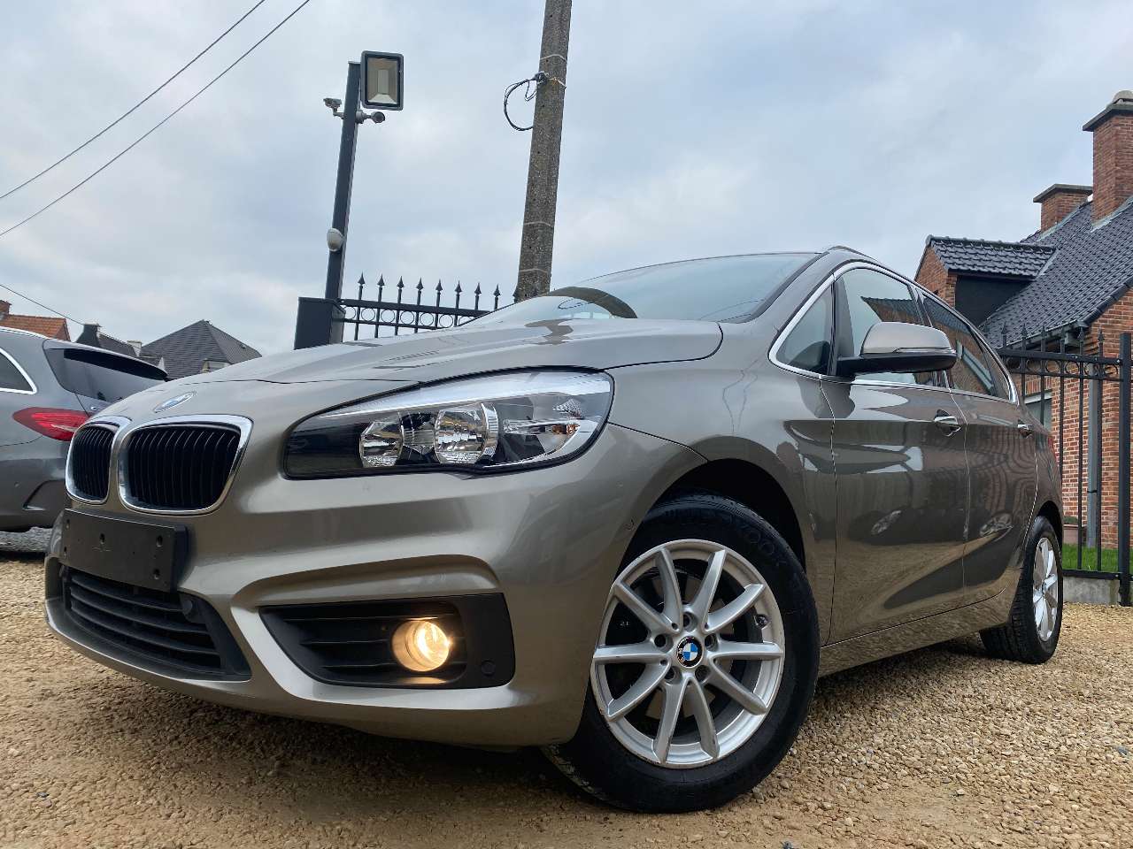 Leconte Motors -  BMW 216