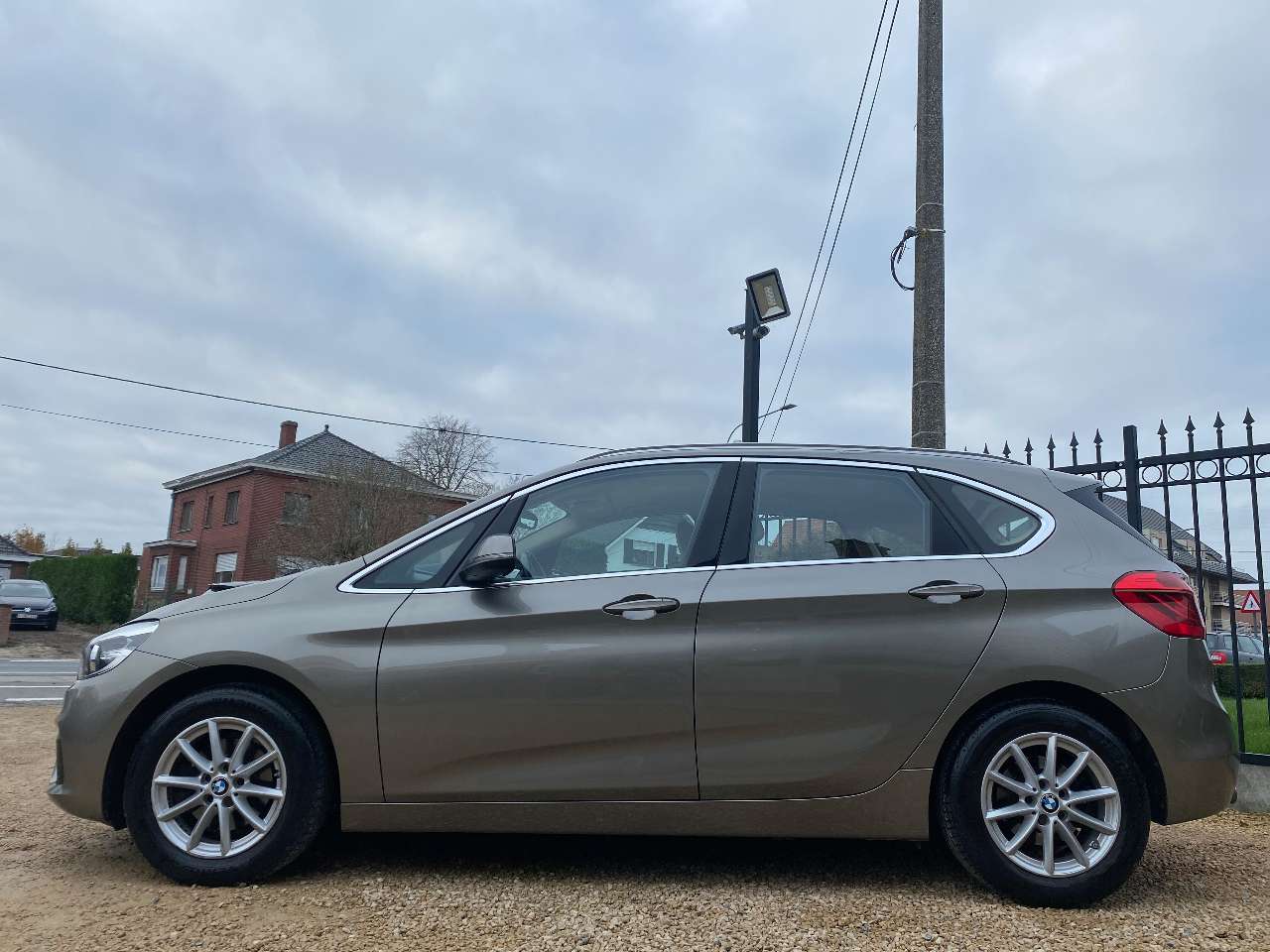 Leconte Motors -  BMW 216
