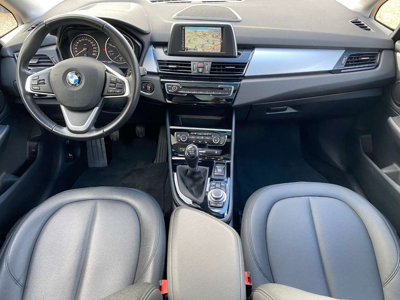 Leconte Motors -  BMW 216