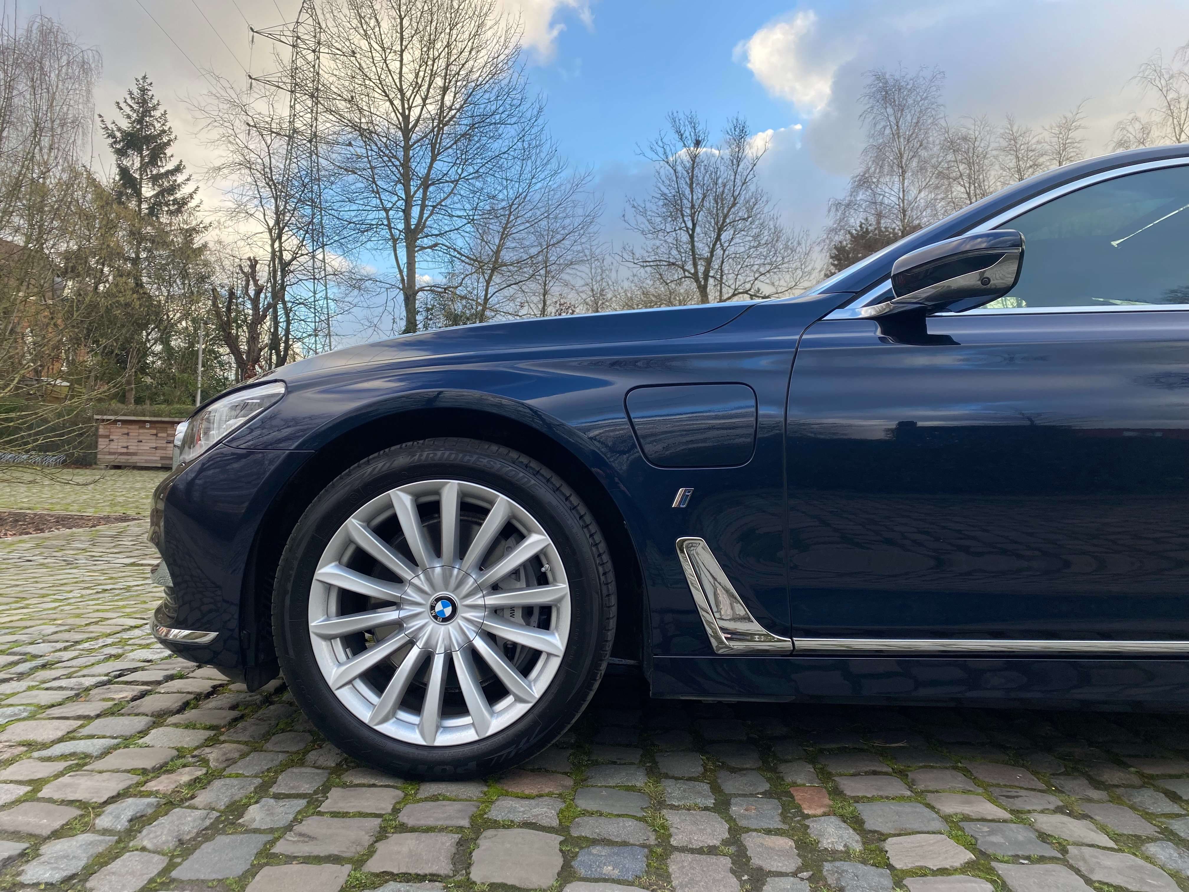 Leconte Motors -  BMW 740