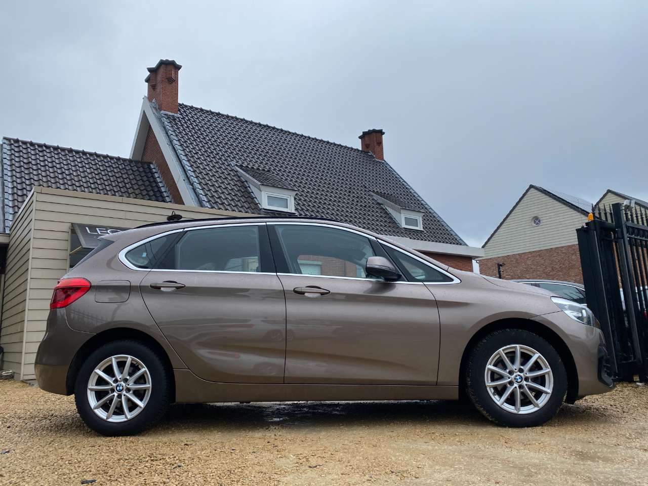 Leconte Motors -  BMW 216