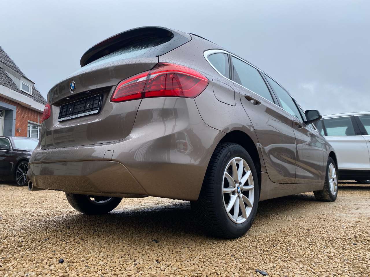 Leconte Motors -  BMW 216