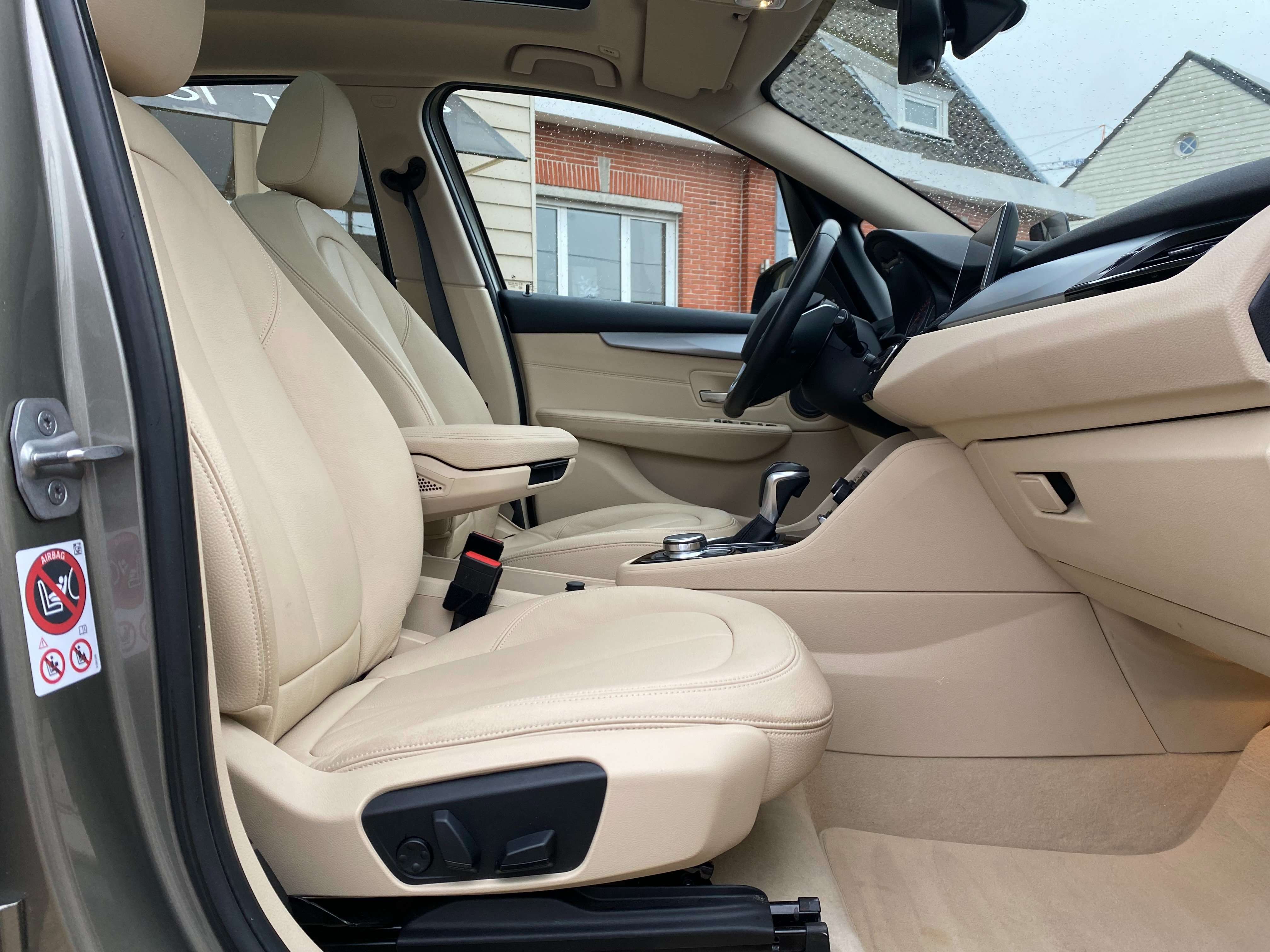 Leconte Motors -  BMW 225