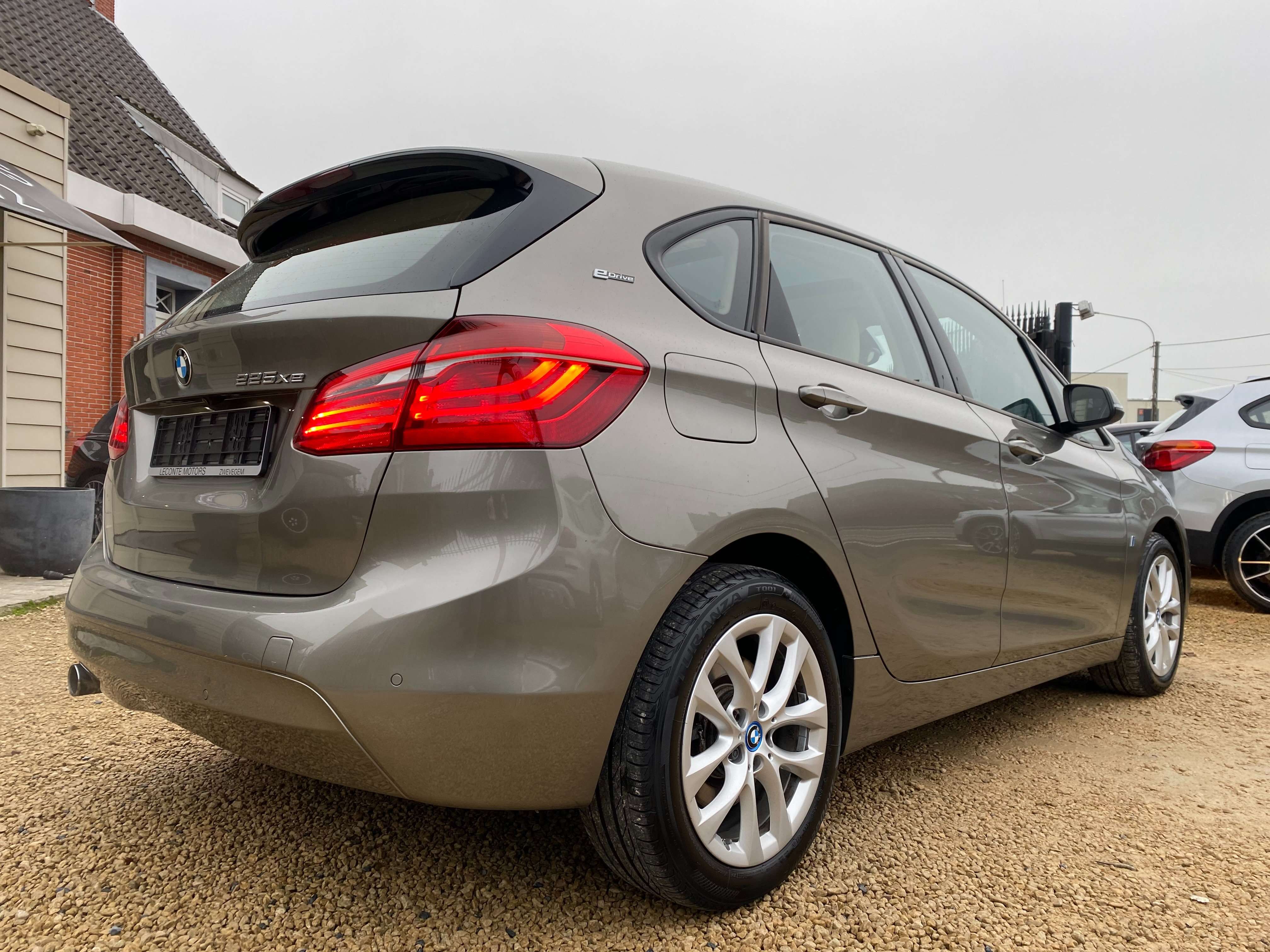 Leconte Motors -  BMW 225