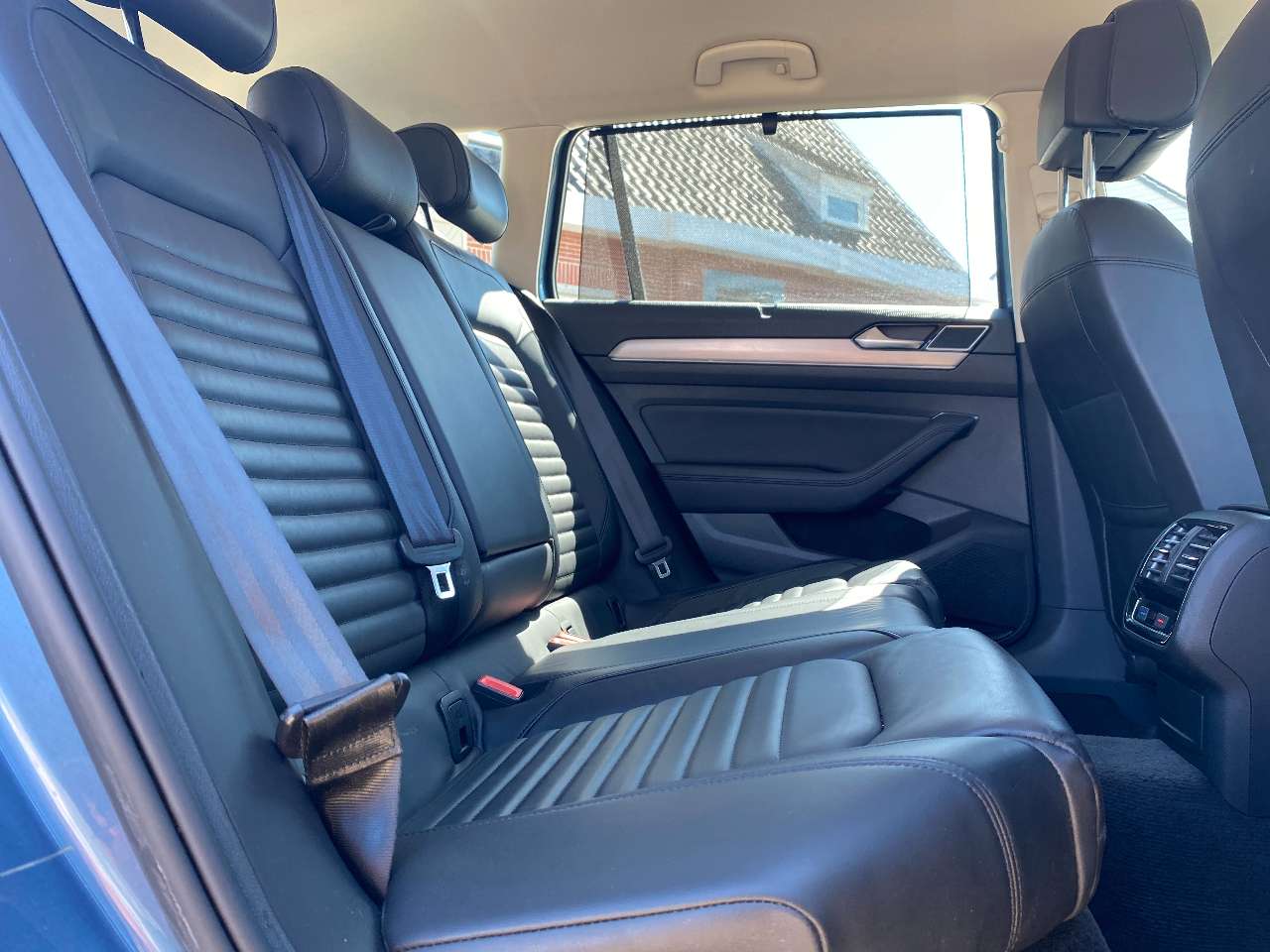 Leconte Motors -  Volkswagen Passat Variant