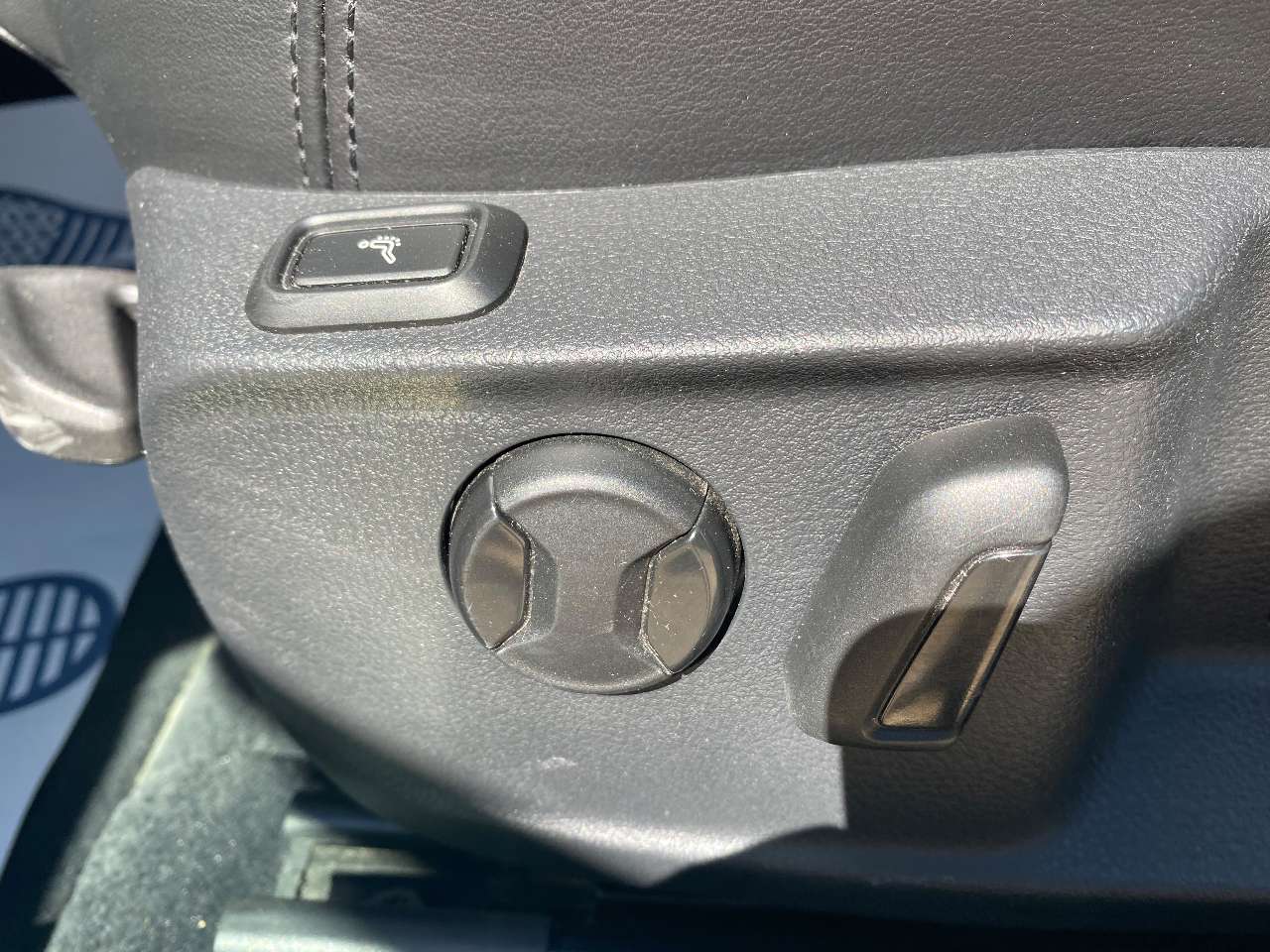 Leconte Motors -  Volkswagen Passat Variant