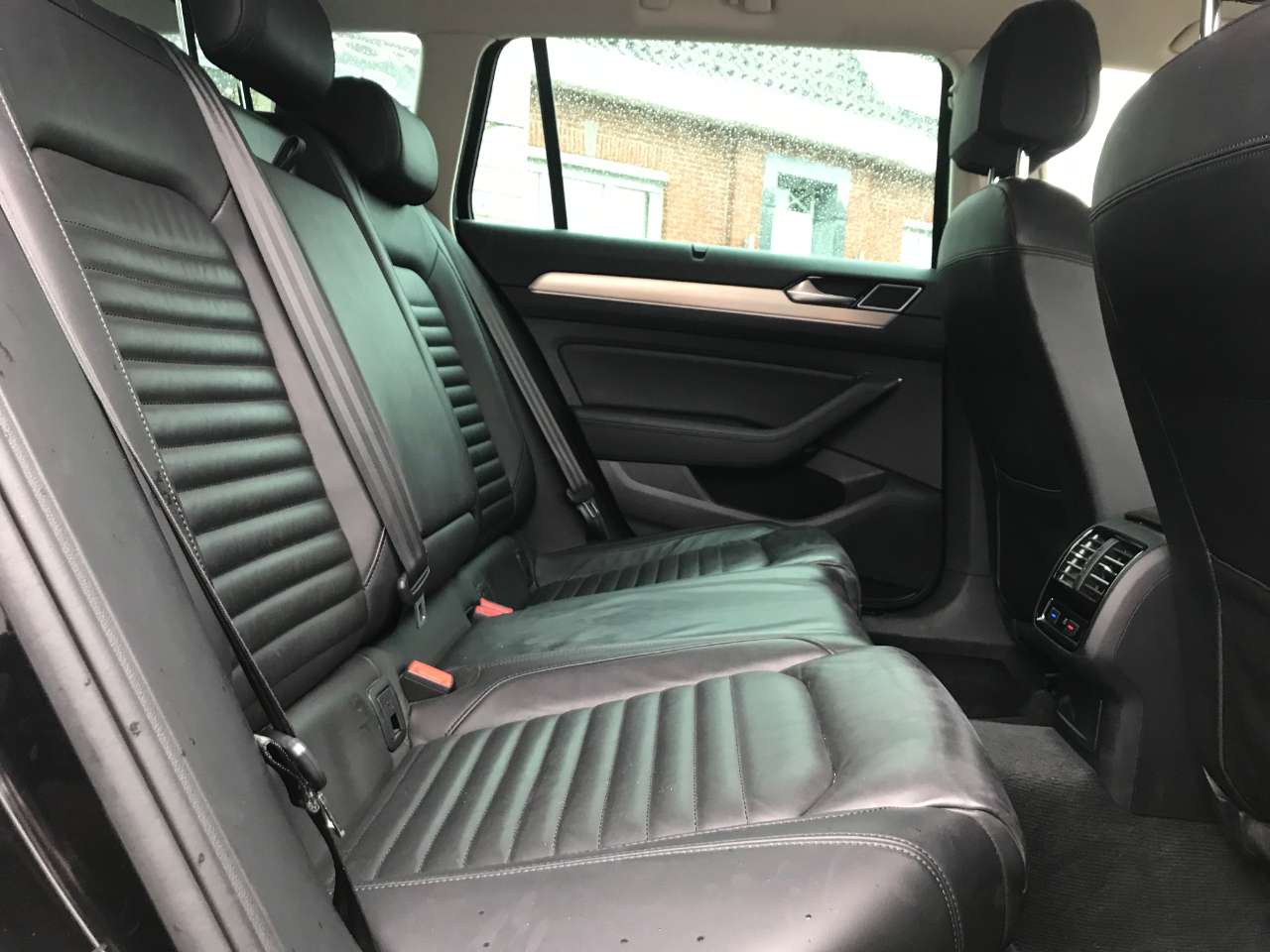 Leconte Motors -  Volkswagen Passat Variant