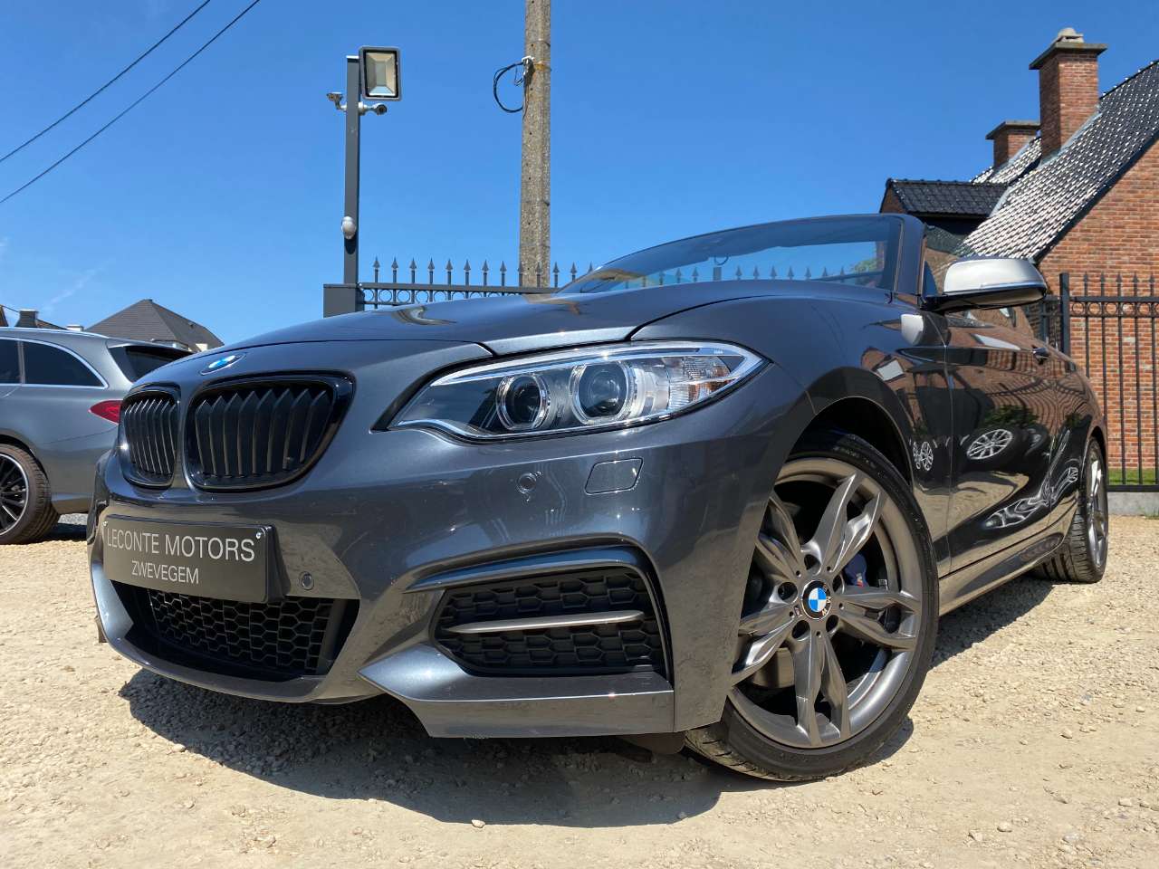Leconte Motors -  BMW 240