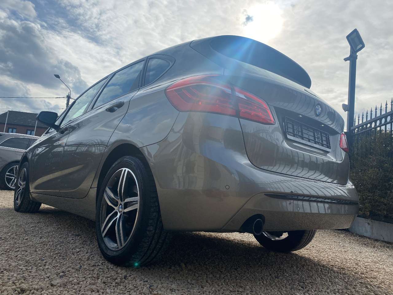 Leconte Motors -  BMW 216