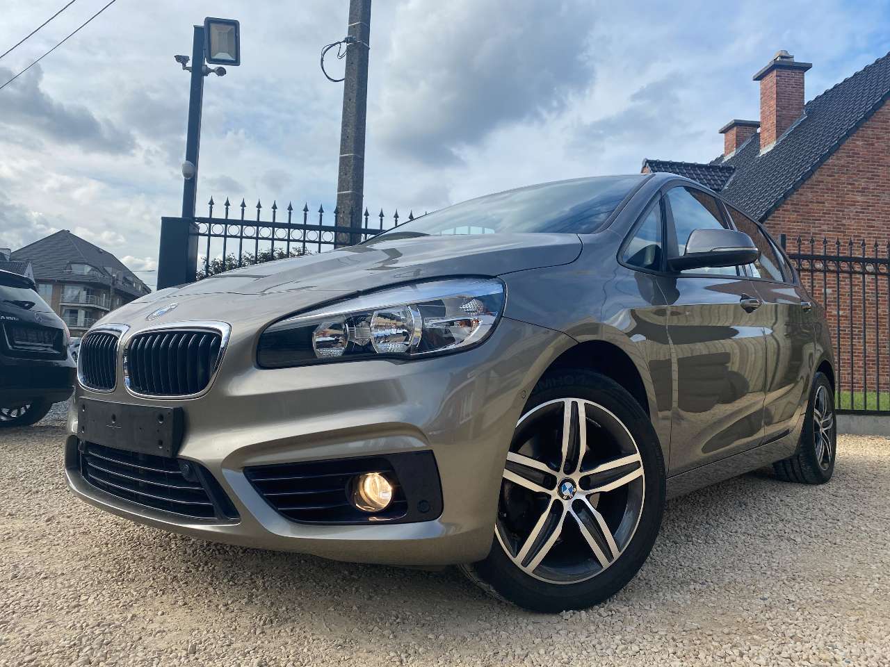 Leconte Motors -  BMW 216