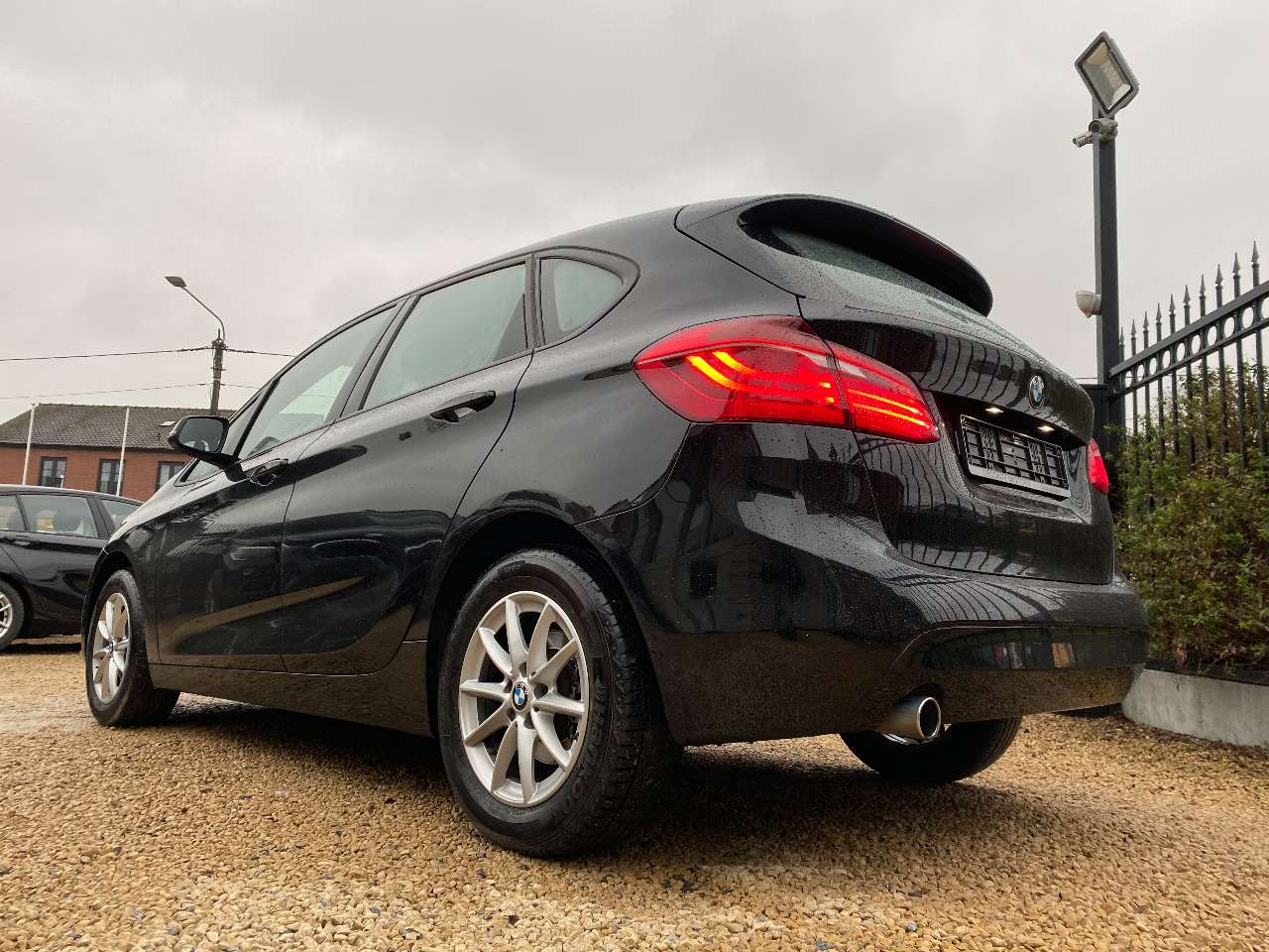 Leconte Motors -  BMW 216