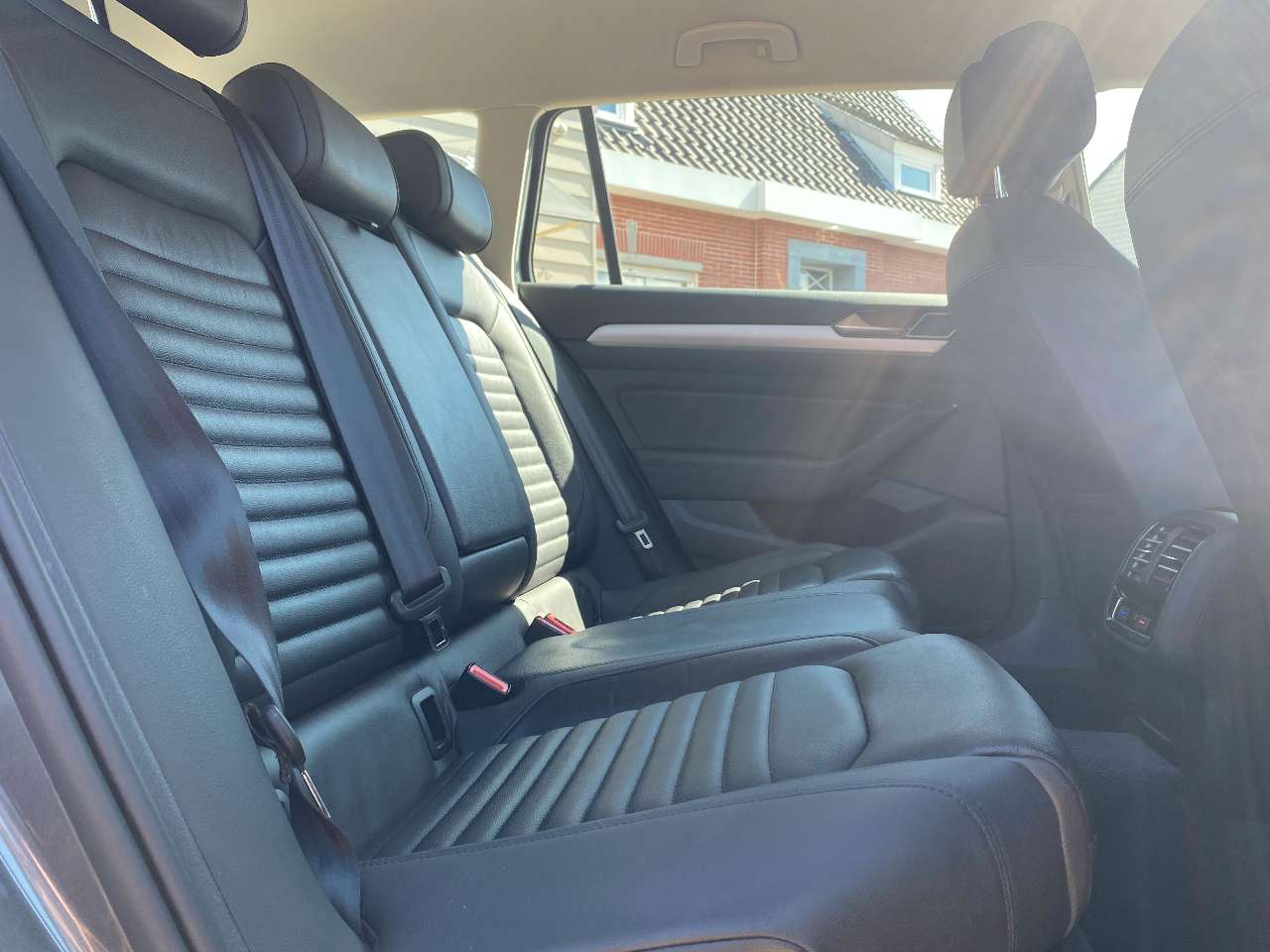 Leconte Motors -  Volkswagen Passat Variant