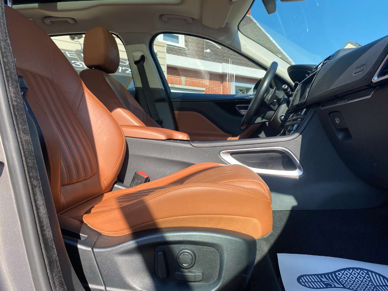 Leconte Motors -  Jaguar F-Pace