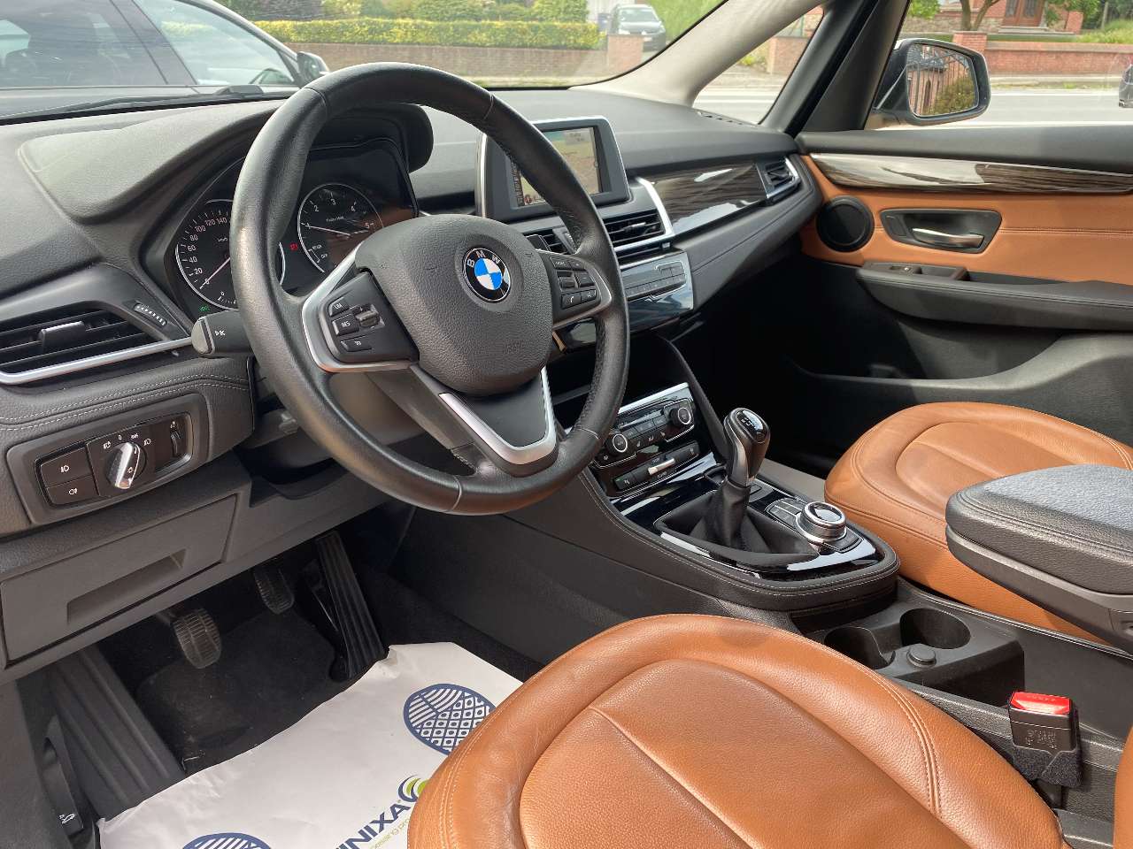 Leconte Motors -  BMW 216