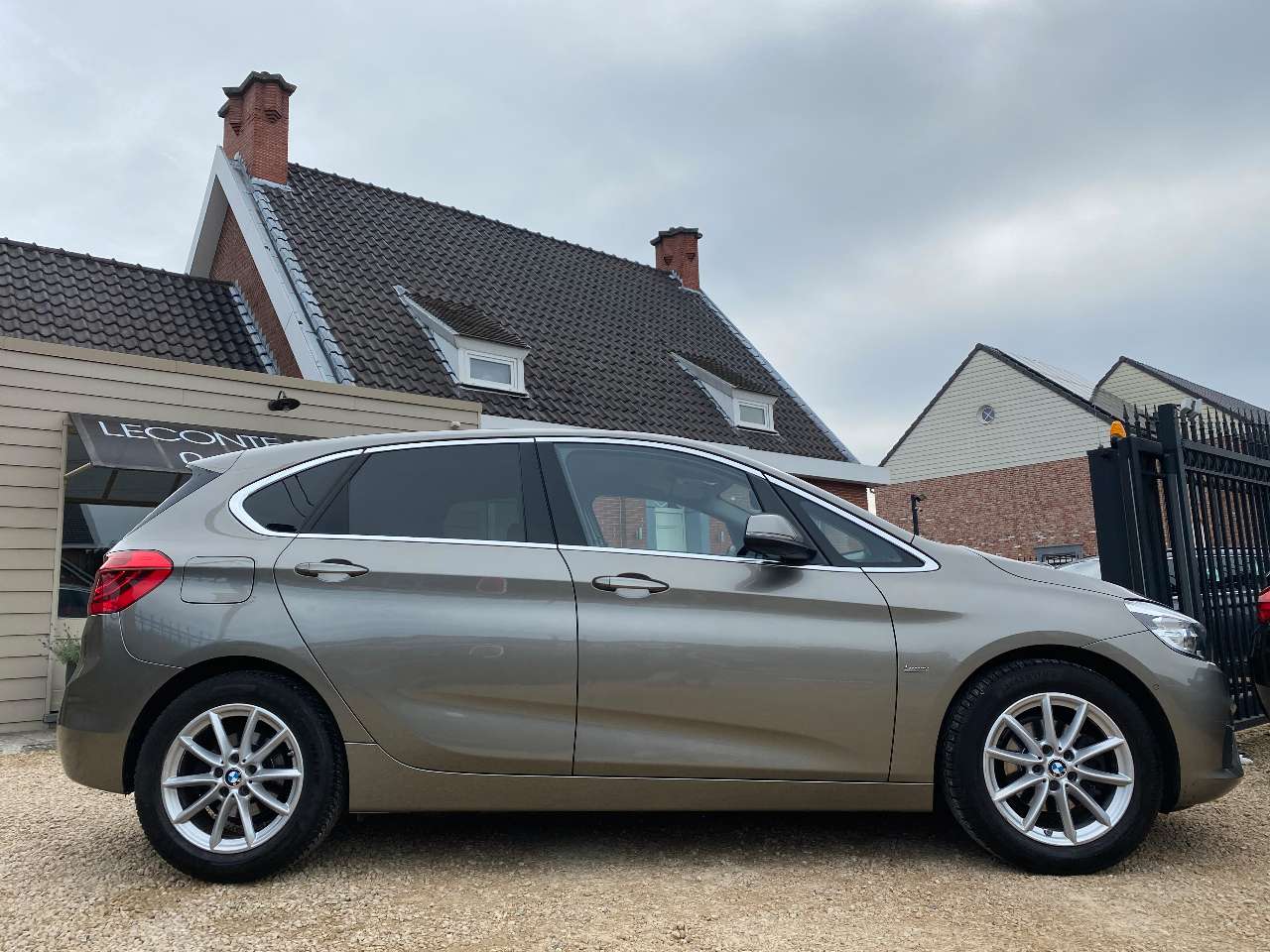 Leconte Motors -  BMW 216