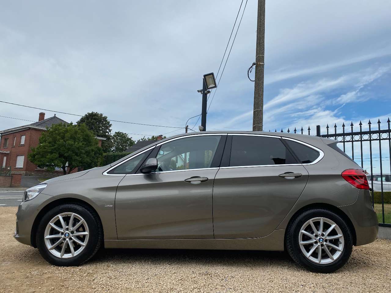 Leconte Motors -  BMW 216